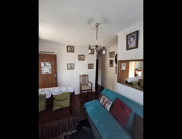 5 BEDROOM FREESTANDING FOR SALE IN EASTWOOD